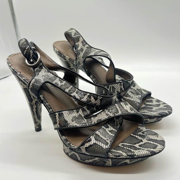 B. Makowsky Adele leather Python snake print platform sandal heels 9 - Picture 1 of 12